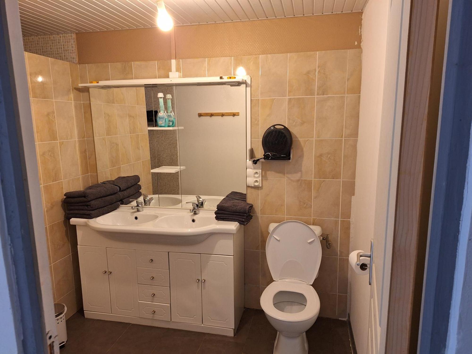 Agreable Studio Tout Equipe Montsoue Екстер'єр фото